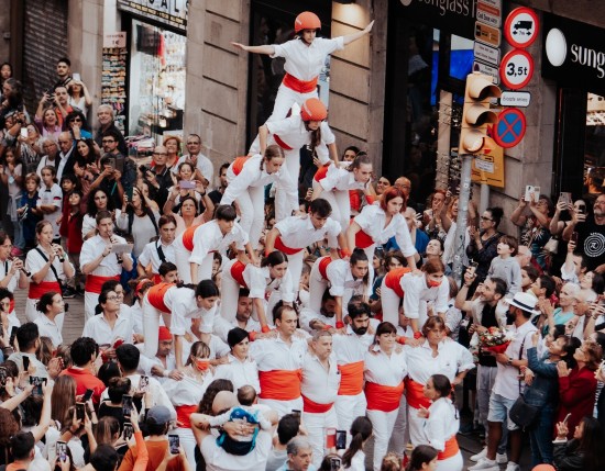 Le torri umane dei Castellers, tradizione di tutte le Feste Major