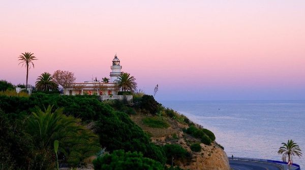 Faro di Calella al tramonto