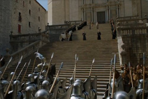 Trono di Spade sulla scalinata della cattedrale di Girona