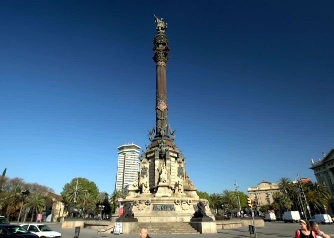 Il Monumento a Colombo, alla fine della Rambla a Barcellona